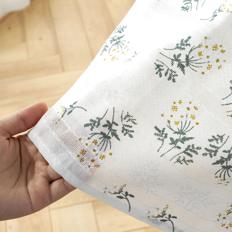 Korean Small Daisy Cotton Floral Tablecloth | Dining & Tea Table Cover