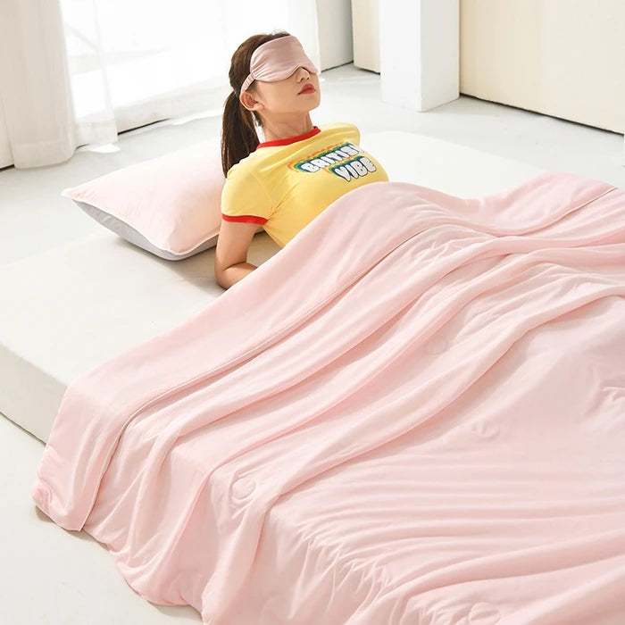 Ice Silk Cooling Comforter for Summer - Lightweight & Smooth Cold Quilt