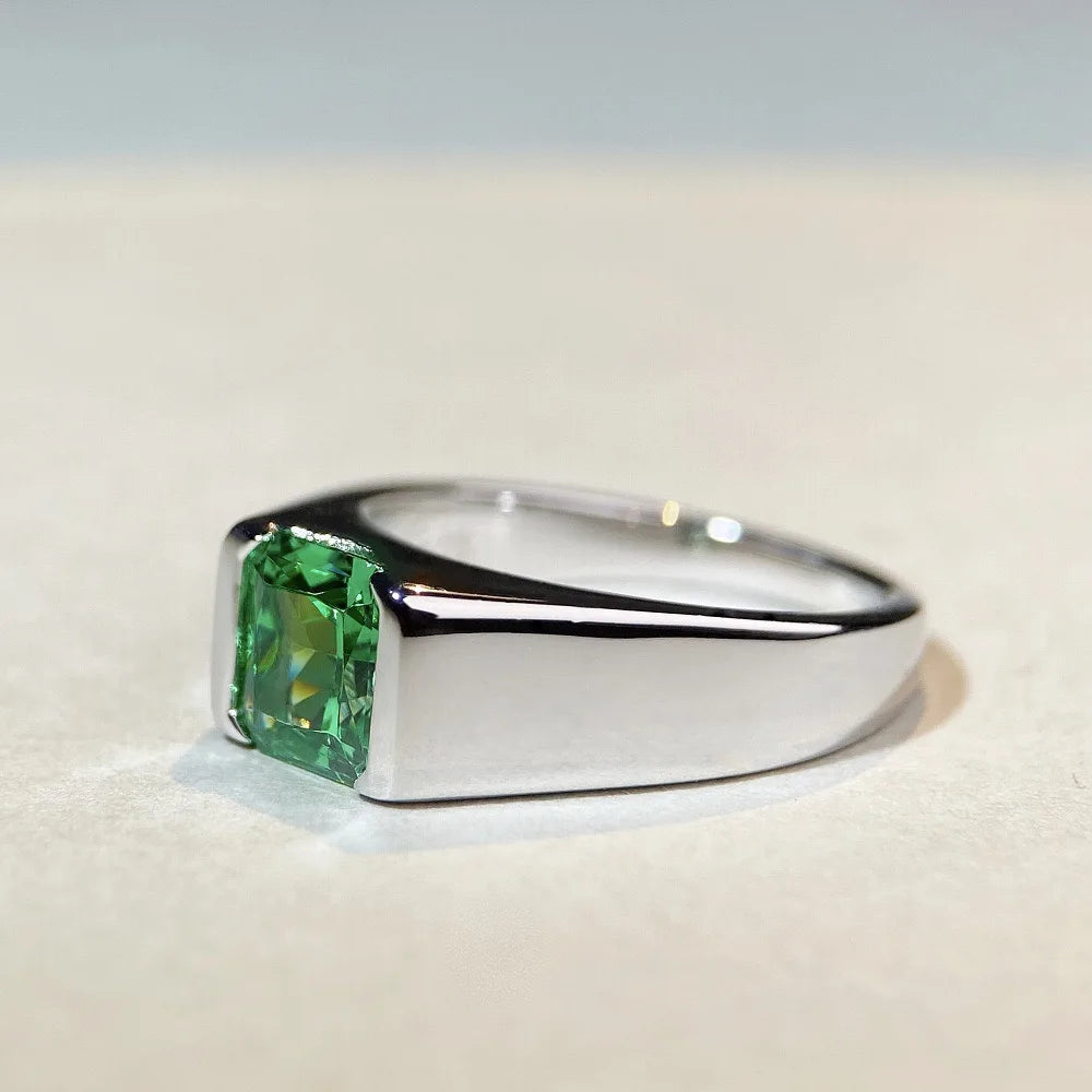 Luxury Men's Platinum PT950 Emerald & Moissanite Ring