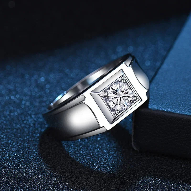Men's Platinum Moissanite Ring - PT950 VVS1 D (0.5/1 Ct)