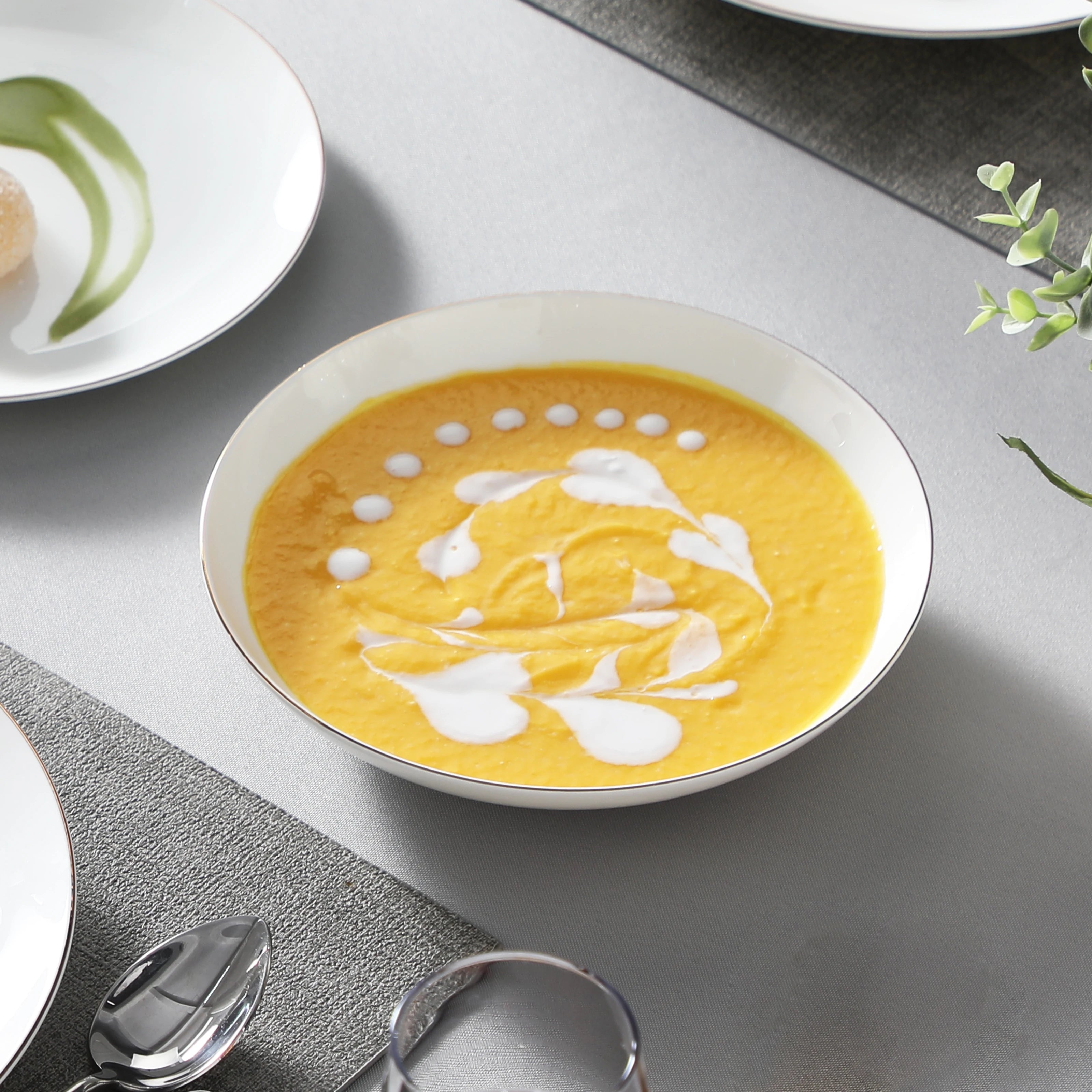 MALACASA Nordic Golden Rim Bone China Tableware Set - Elegant Dining Experience