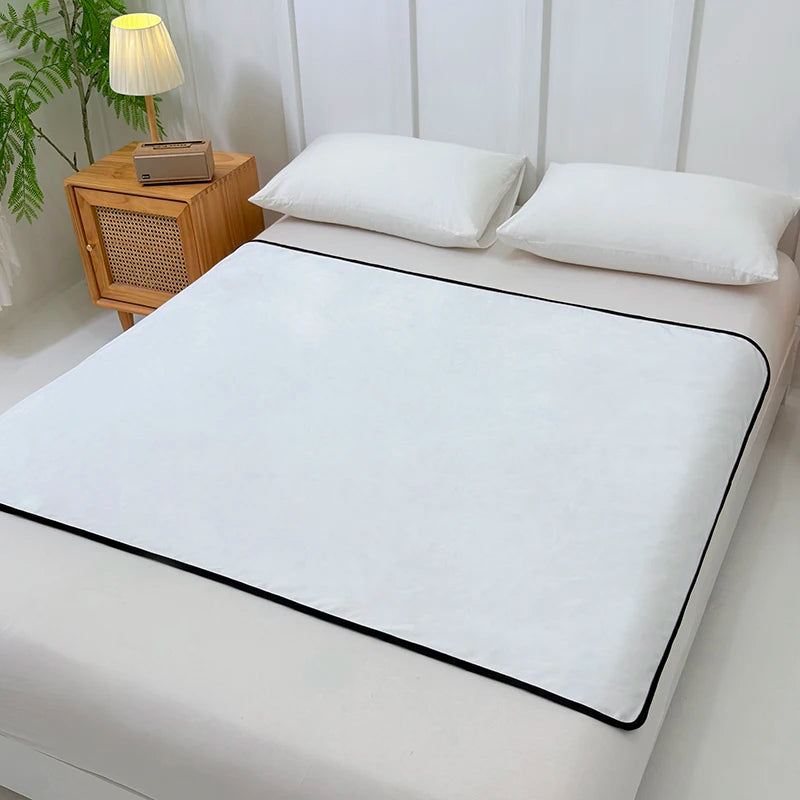 Flannel Waterproof Bed Mat – Breathable & Washable Urine Protection Pad