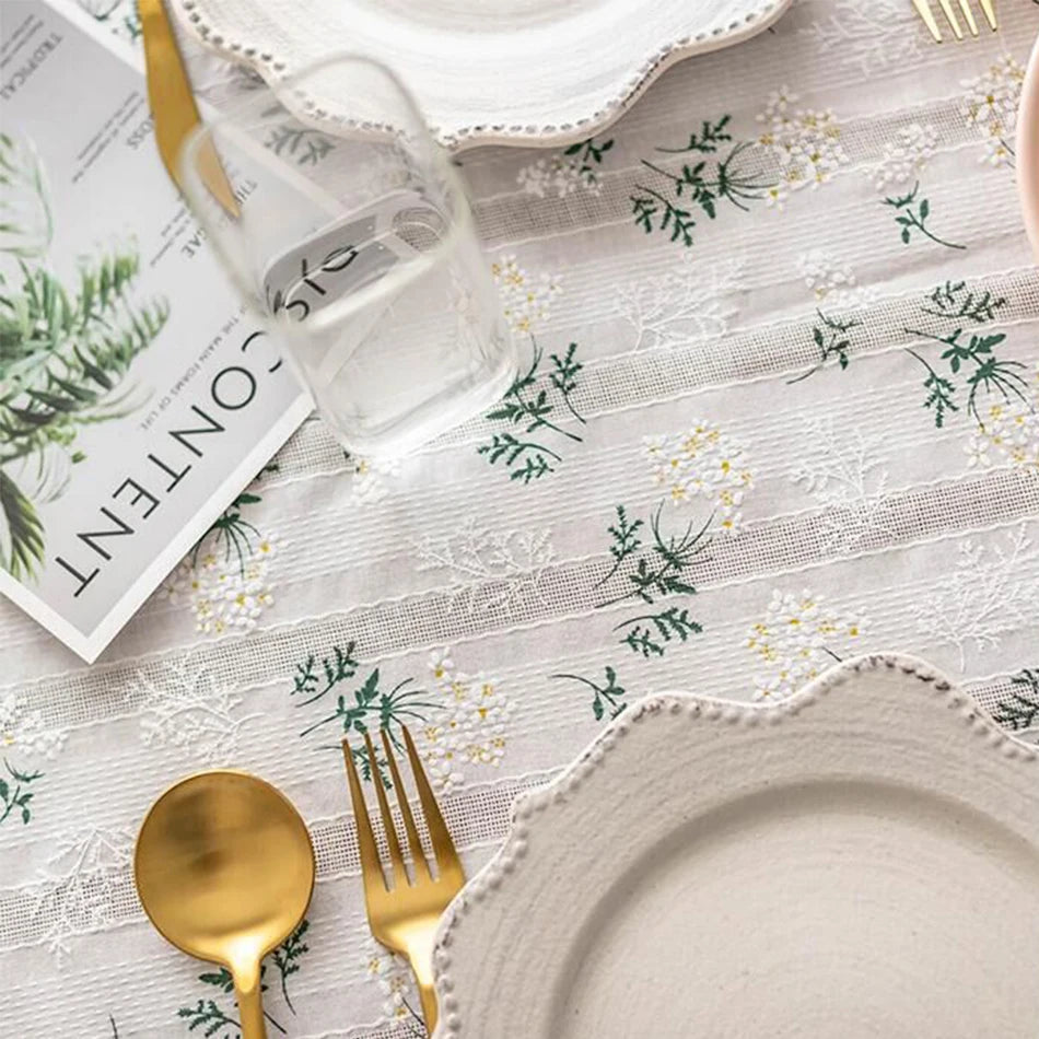 Korean Small Daisy Cotton Floral Tablecloth | Dining & Tea Table Cover
