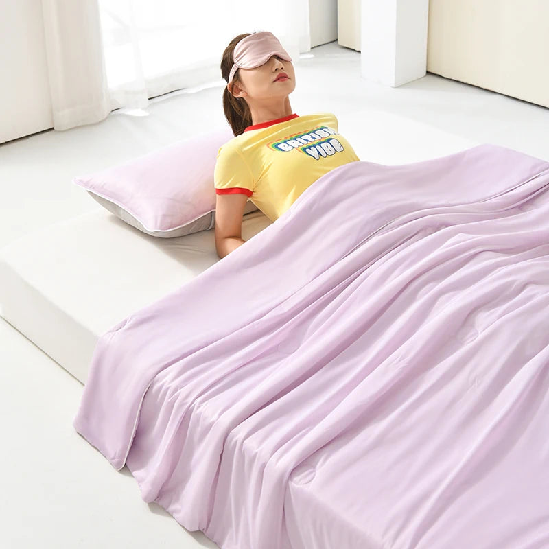 Ice Silk Cooling Comforter for Summer - Lightweight & Smooth Cold Quilt