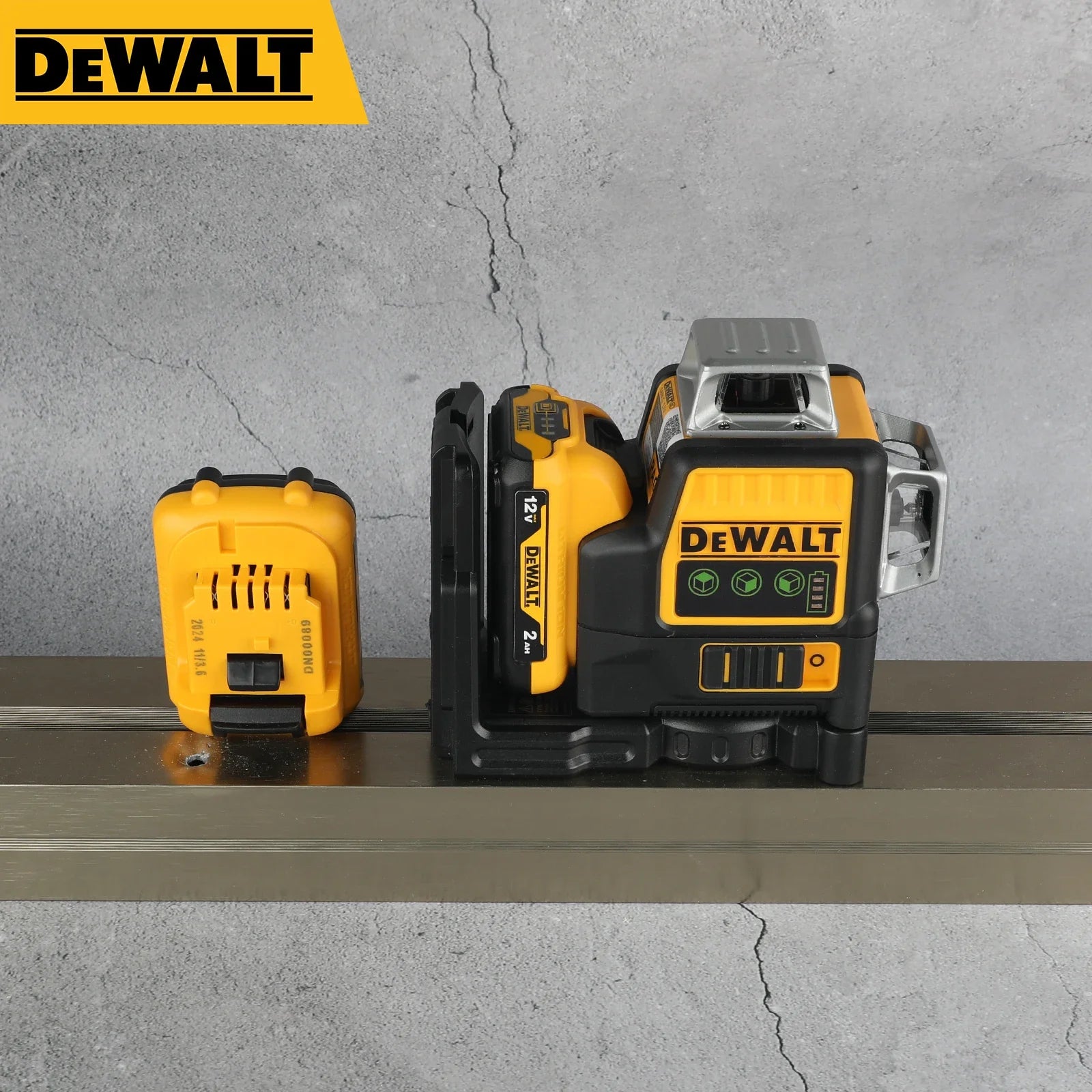 DEWALT DW089LG Green Beam Self-Leveling 3-Line Laser Level