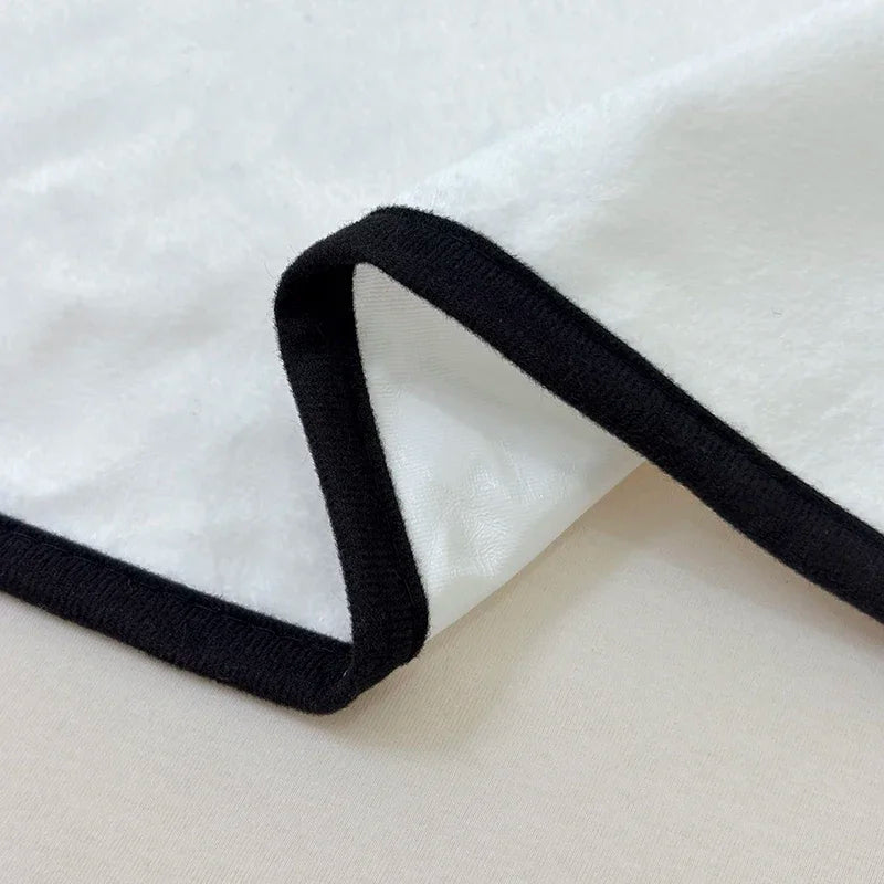 Flannel Waterproof Bed Mat – Breathable & Washable Urine Protection Pad