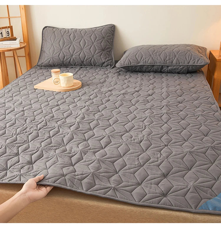 Waterproof Quilted Mattress Topper with Elastic Band - Bed Protector for Single/Double Beds (140/160)
