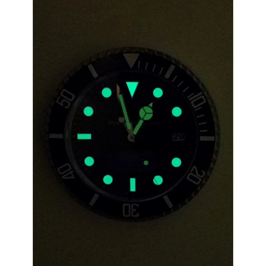 Luxury Creative Metal Wall Clock - Modern Luminescent Design