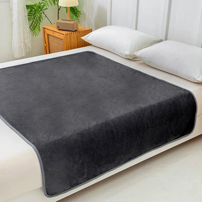 Flannel Waterproof Bed Mat – Breathable & Washable Urine Protection Pad