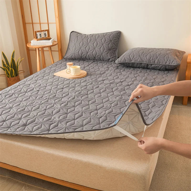 Waterproof Quilted Mattress Topper with Elastic Band - Bed Protector for Single/Double Beds (140/160)